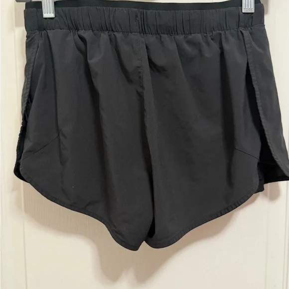 Nike Women's Black Athletic Shorts - Picture 2 of 3